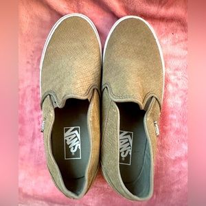 Vans slip on unisex sneakers, women’s size 8.5, new without tags